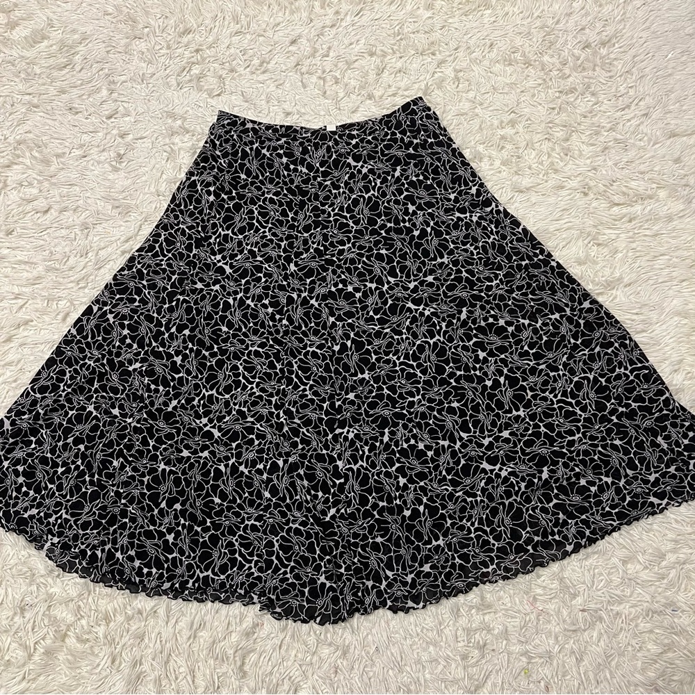 coldwater creek Women’s Black Midi Skirt With White Florals Stretch Size Large